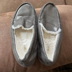 Mixit fuzzy house shoes, shiny silver. Size medium 7-8